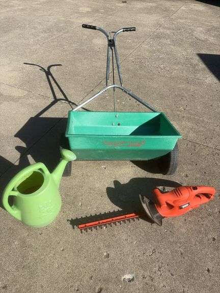 Red Devil Lawn Spreader/Black & Decker Hedge Trimmer & watering jug