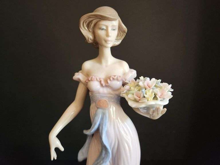 Lladro - "Spring Flirtation"