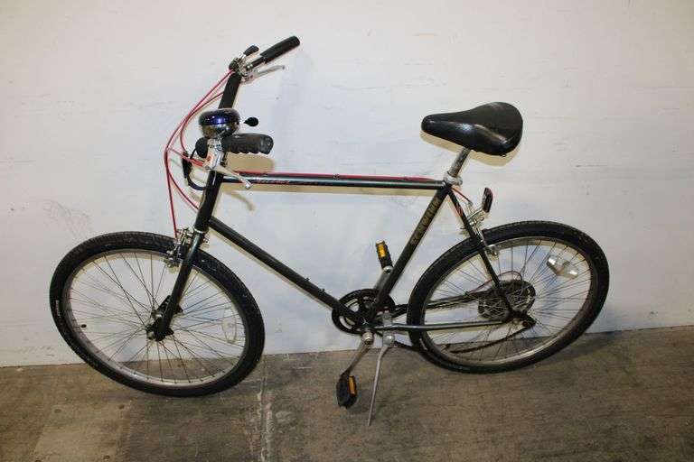Schwinn Cruiser Supreme Bicycle