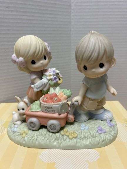 Precious Moments ‘Gather For The Good’ 2008 Figurine