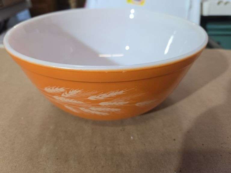 vintage orange pyrex mixing bowl. - Auction Ohio