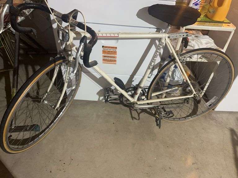 vintage schwinn ten speed bicycle Old Schwinn 10 Speed Bikes Schwinn Blue LeTour III 10-Speed Bicycle – 1970s  Road Bike
