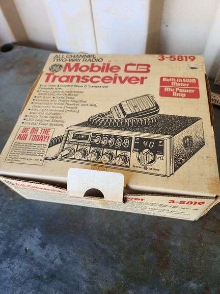 GE Mobile CB Transceiver All Channel Two-Way Radio In Original Box Looks To Never Been Used