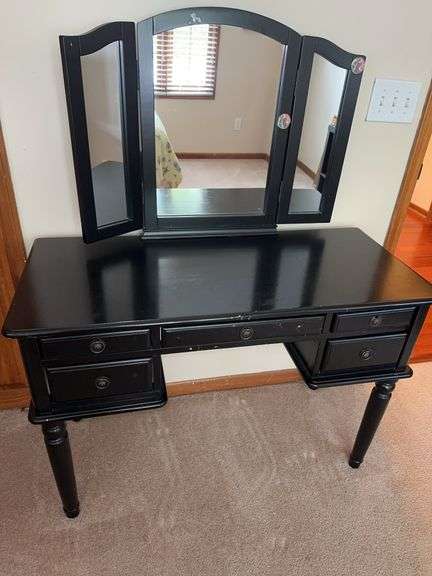 Black vanity/dressing table