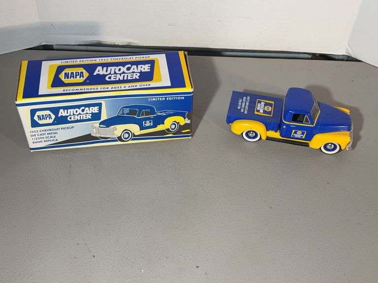 NAPA 1952 Chevrolet Pick-up with Box