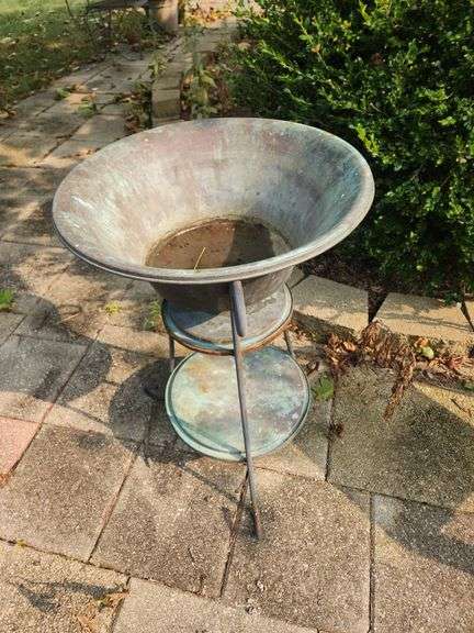 Metal Stand with Basin