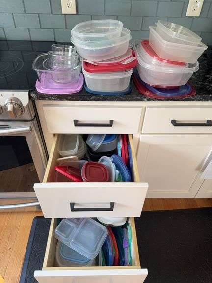 Food Storage Containers (container to matching lids - unsure) - Auction ...