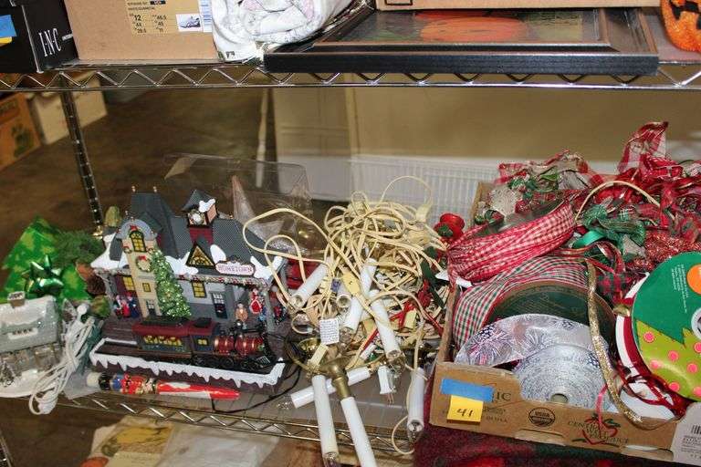 Christmas Décor & Ribbon