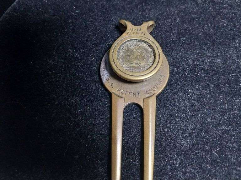 Gold Design Golf Divot Tool with U.S. Patent #5305909
