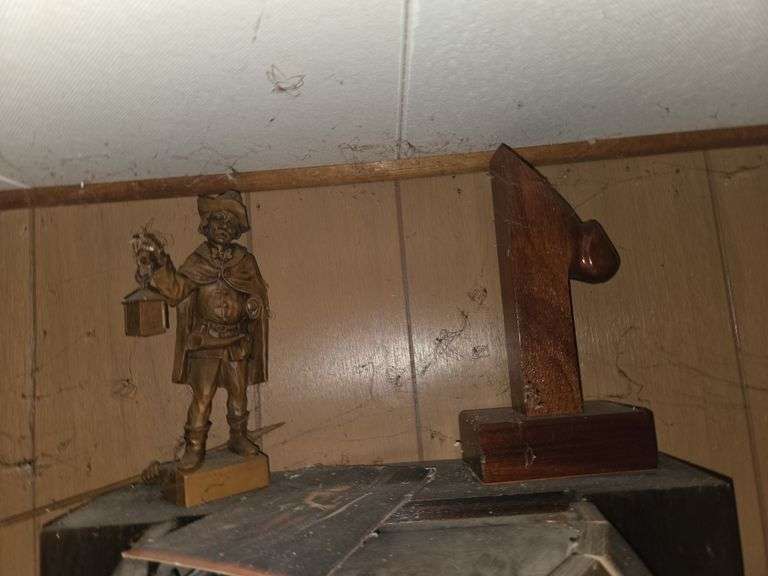 Statue