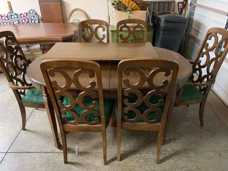 Dining Table & 6 Chairs