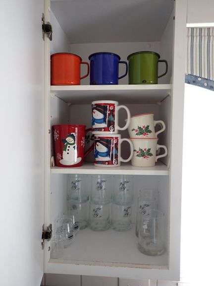 Metal Enamel Mugs, Christmas-Themed Ceramic Mugs, and Clear Glasses