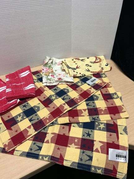 Sonoma Life+Style Placemats and Assorted Kitchen Towels
