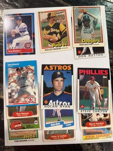 A lot of 14 cards of Hall of Fame pitchers