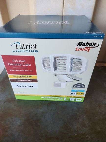 Patriot Lighting Triple-Head Security Light Motion Sensing Outdoor Lighting 2000 Lumens Solar