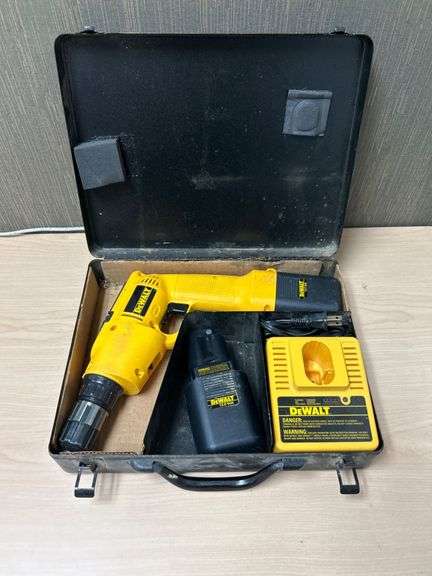DeWalt DW945 12V Cordless Drill with Charger and Case
