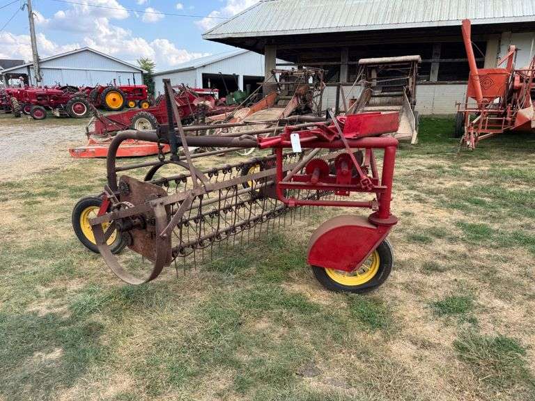 New Holland Model 90 Rake