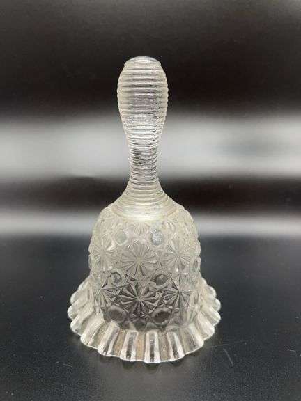 Fenton Clear Daisy & Button Bell