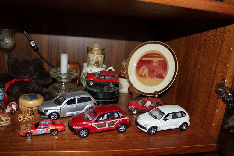 Model Cars & Décor