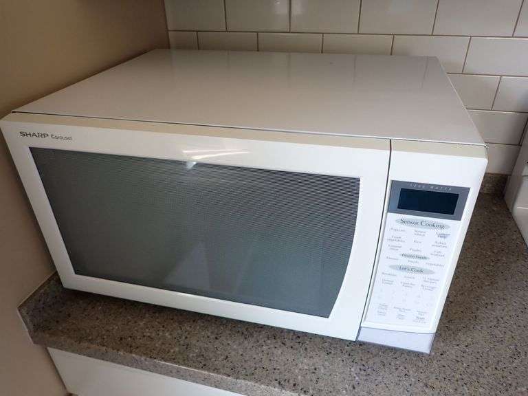 Sharp Carousel White Countertop Microwave Model R-330EW