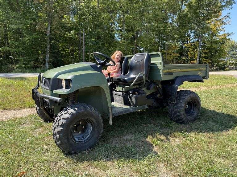 John Deere Gator