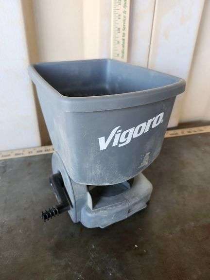 Vigoro Hand Seeder