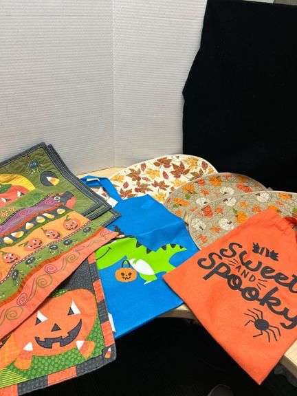 Seasonal Halloween and Autumn Decor Items
