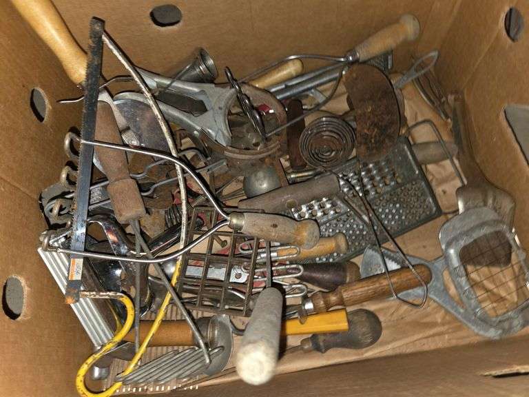 Large lot of kitchen utensils