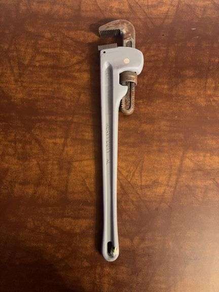 Pittsburgh Pipe Wrench 24”