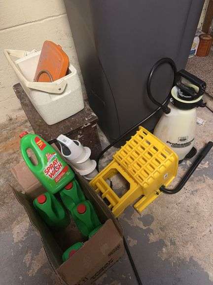 Spray and Wash Bottles, Liquid Sprayer, Mop Bucket