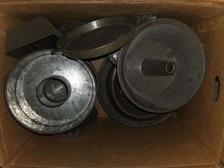 Assortment of baking pans