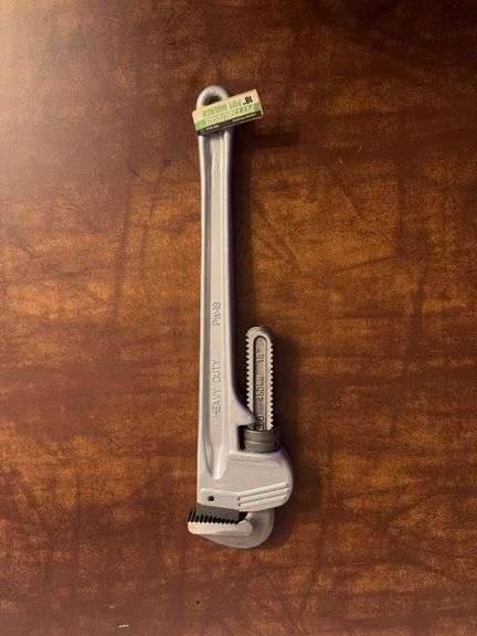 Pittsburgh Pipe Wrench 19”