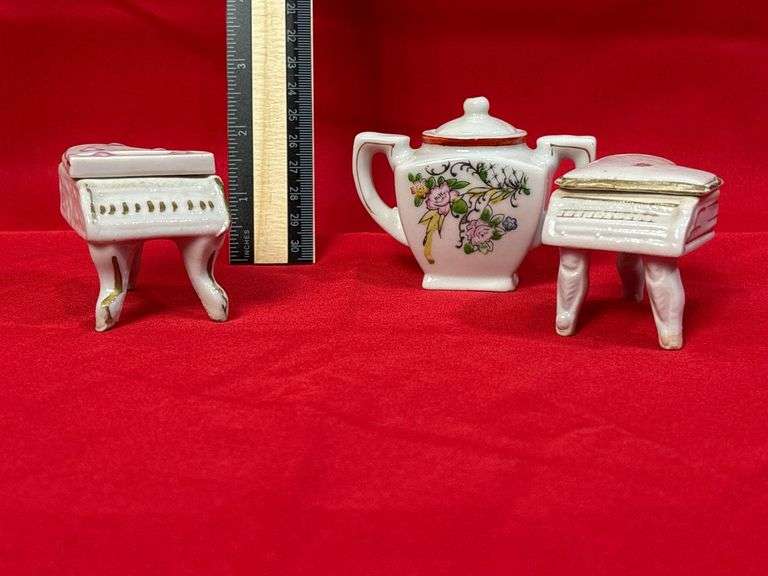 Variety of Minatures