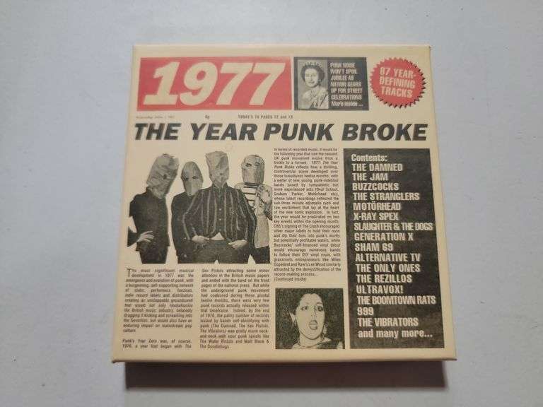 2019, 1977 The Year Punk Broke 3 Disc Set W/Booklet