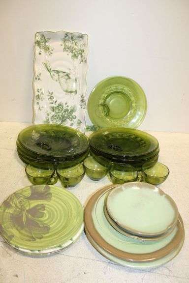 Green Dinnerware & Serveware