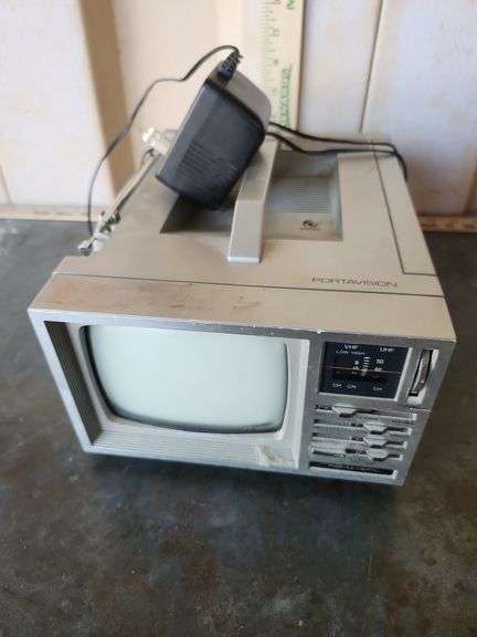 Realistic Portavision TV