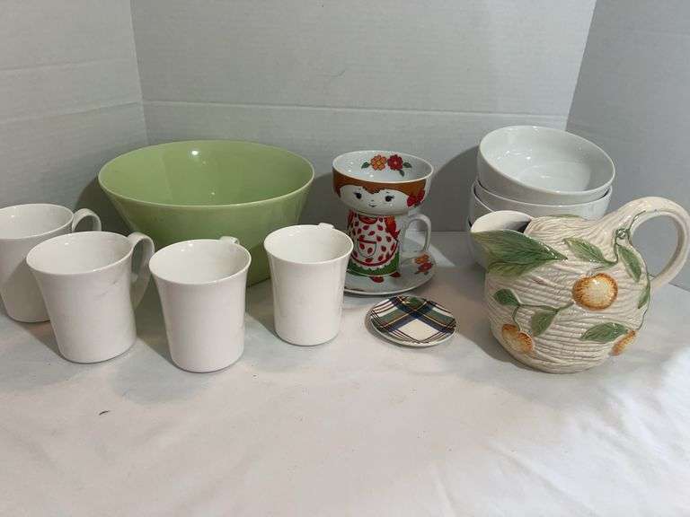 Dining & Serving Pieces