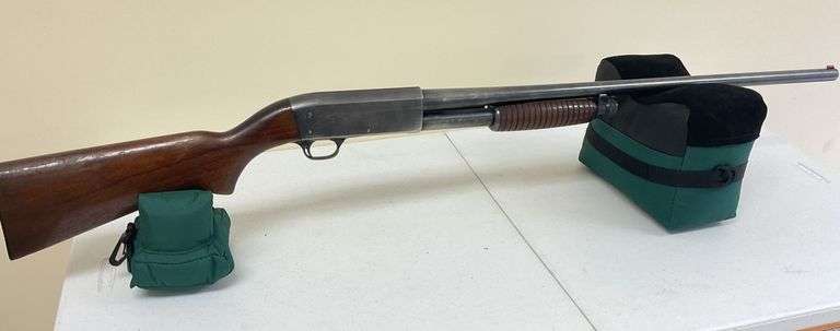Ithaca 12 GA Featherlite Pump Action Model 37 5 Shells 2 3/4 Chamber