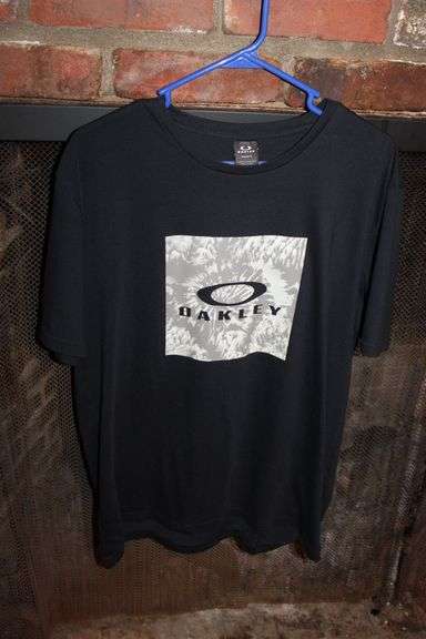 Black Oakley Short Sleeve T-Shirt with Gray Graphic