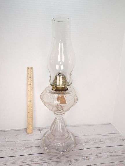 P&A Mfg Co Waterbury Conn. Glass Oil Lamp with Brass Burner, 19″