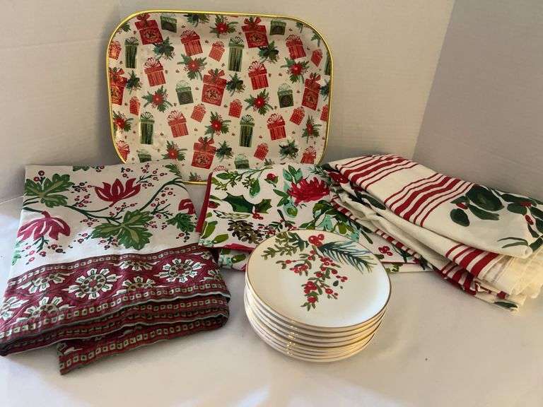 Christmas Table Runners & Plates