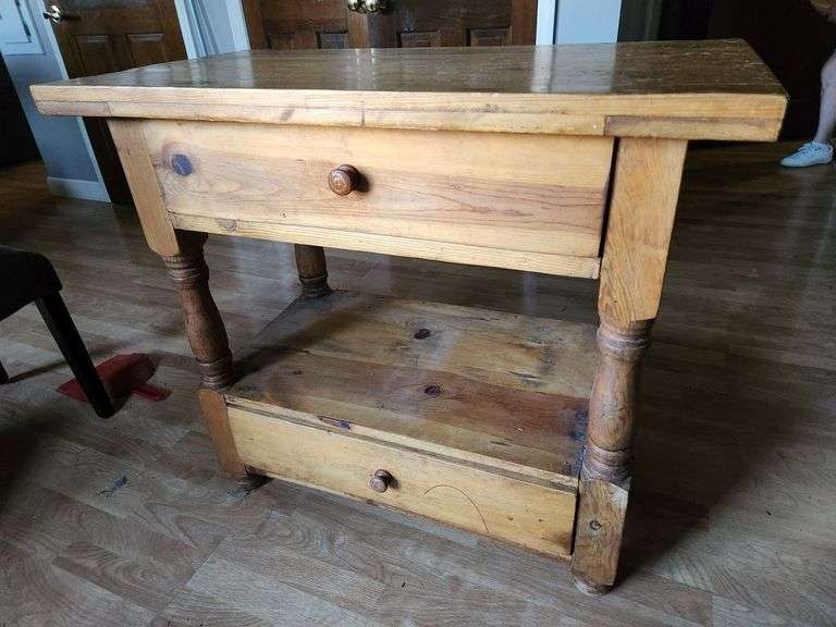 Two Drawer Counter/Island for Smaller Space