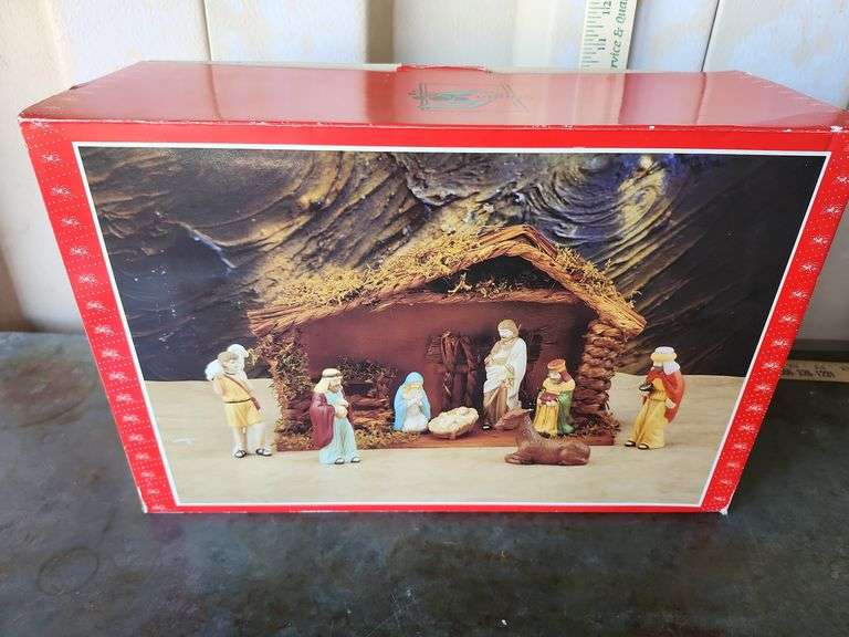 Studio 5, 8Pc Bisque Porcelain Nativity Set With Wood Stable