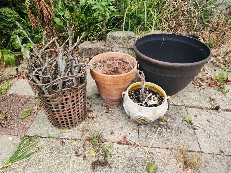 Planters & Hose Pot