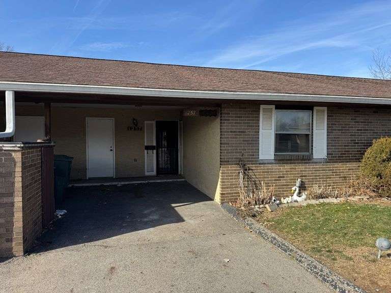 1257 Woodbrook Circle West, Columbus, Ohio 43223 - Reserve: $35,000
