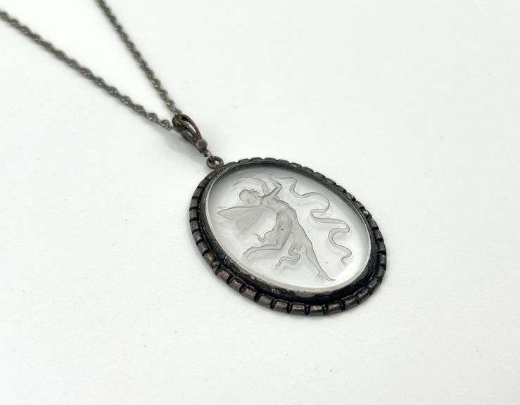 VTG Glass Pendant Necklace