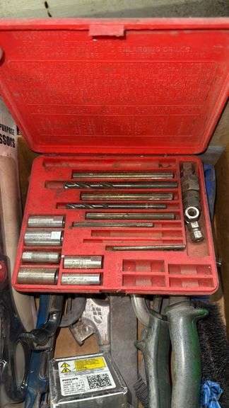 Blue Point Screw Extractor Set with Tools