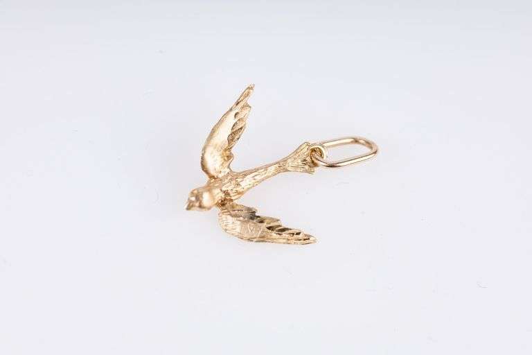 14k Yellow Gold Marked Bird Pendant
