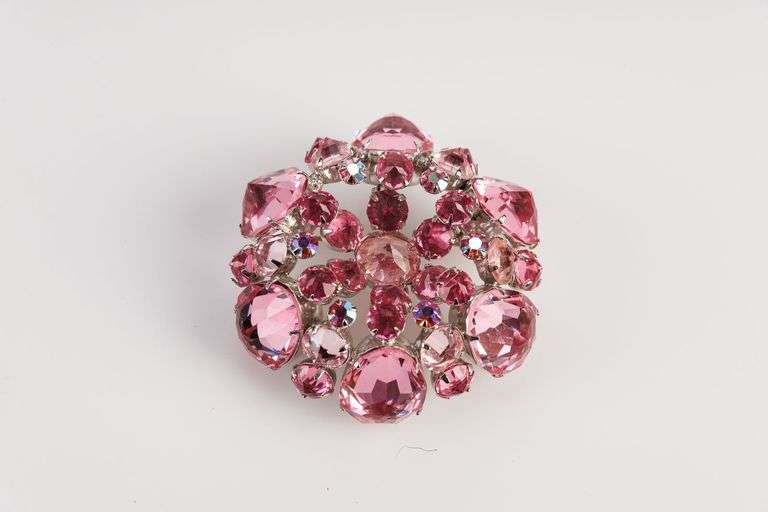 Beautiful Sparkly Pink Rhinestone Vintage Brooch