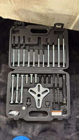 Pittsburgh Bolt-Type Wheel Puller Set